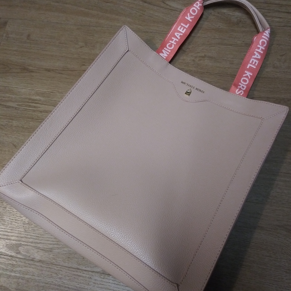 Michael Kors Tote